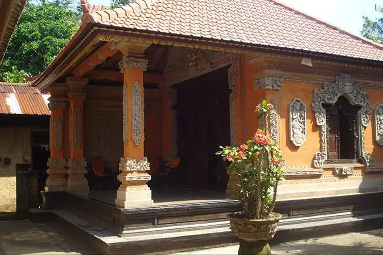 pawaregen khas bali