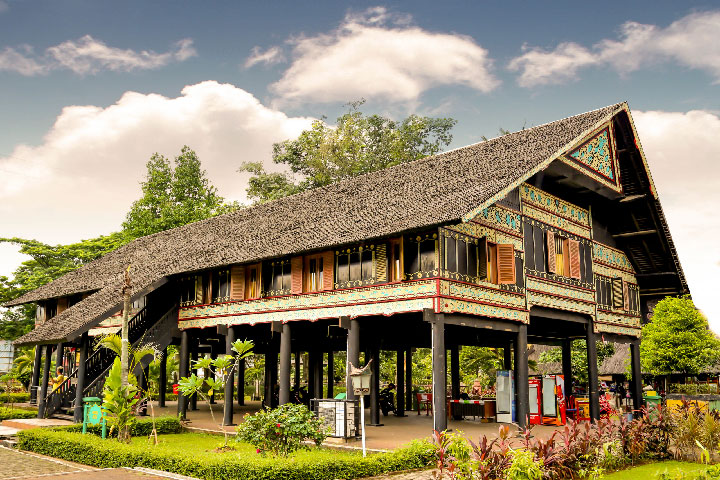 makna filosofis rumah adat aceh