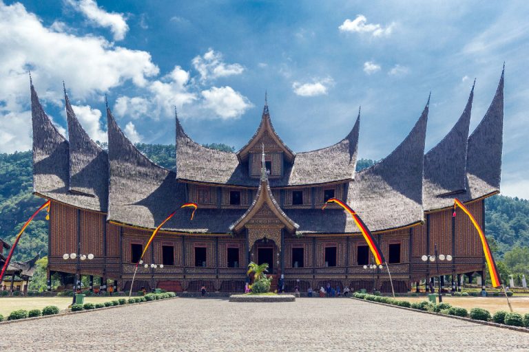 rumah adat sumatera barat