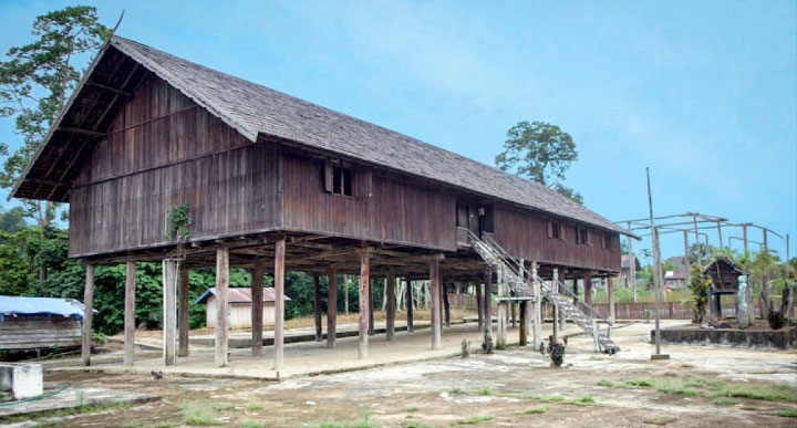 Rumah Betang Damang Batu