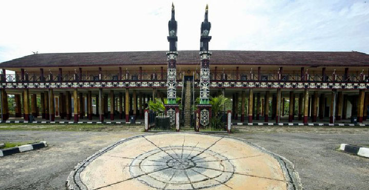 Rumah Ramin Bantang Bengkayang