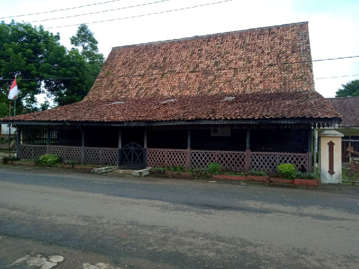 Rumah Adat Sukadana