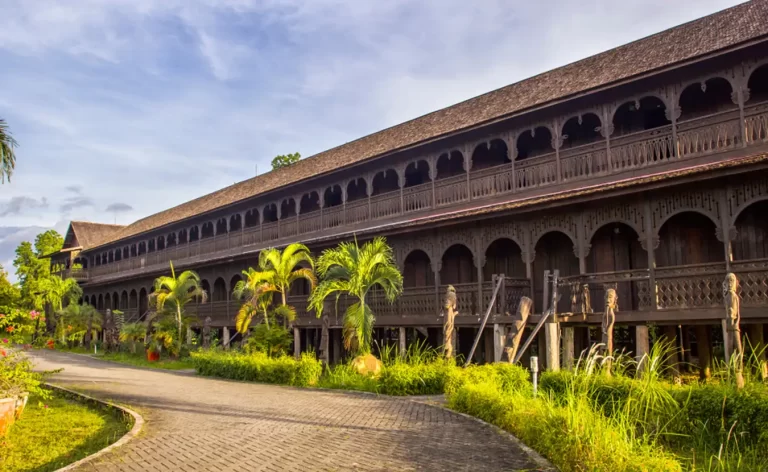 rumah adat kalimantan timur