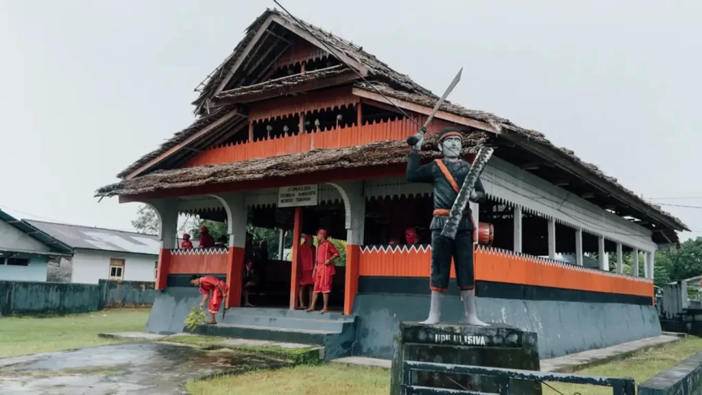 rumah adat maluku