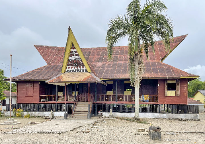 Rumah Bagas Godang