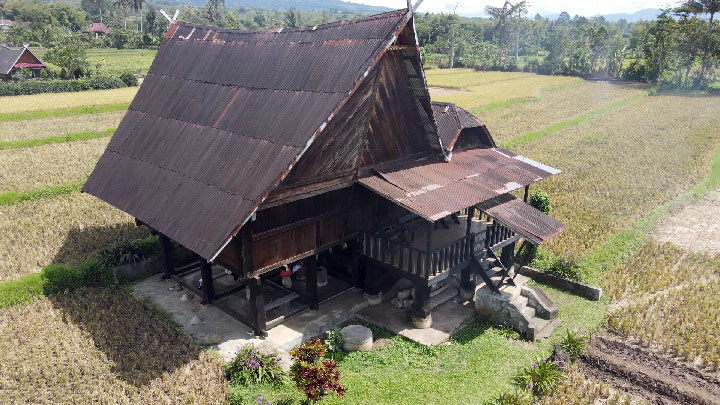 Rumah Tatahan