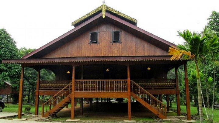 Rumah Adat Walewangko