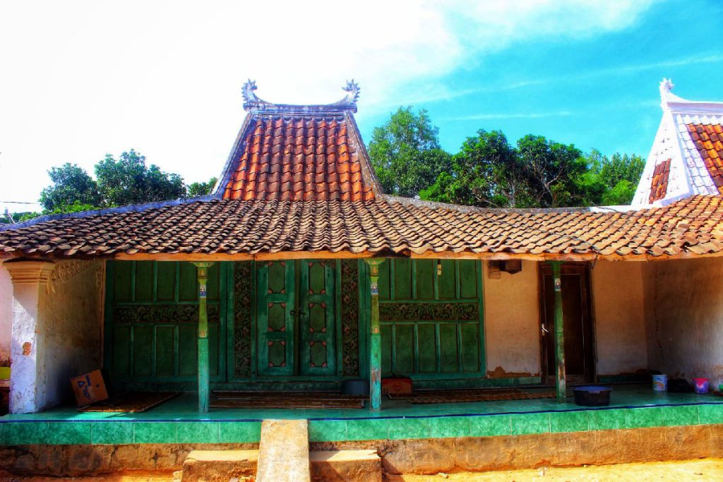 rumah adat madura