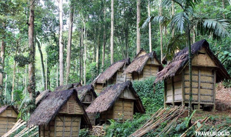 rumah adat baduy banten