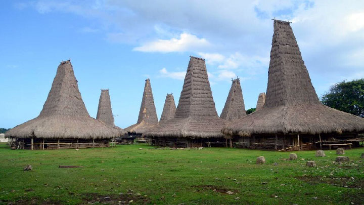 Rumah Adat Sumba