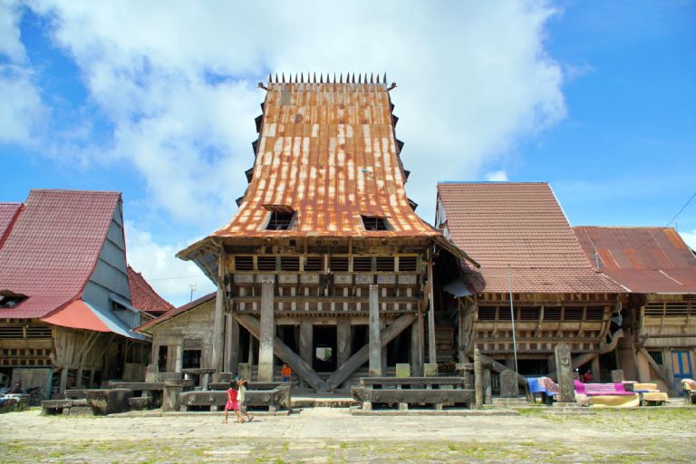 RUMAH ADAT NIAS