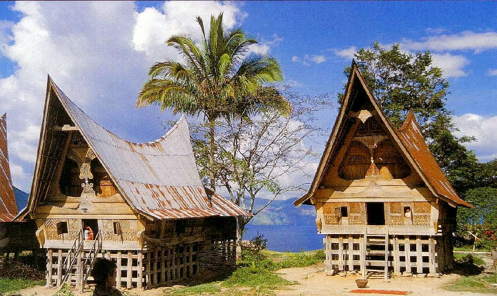 sejarah rumah bolon batak toba