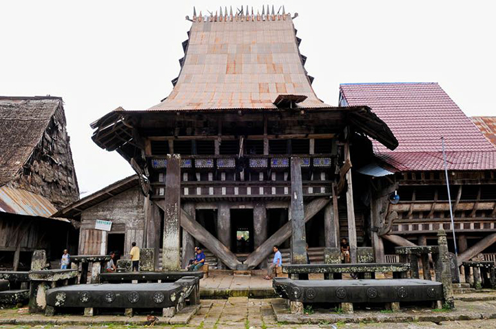 Rumah Adat Nias