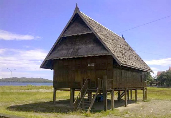 Rumah Adat Suku Mandar