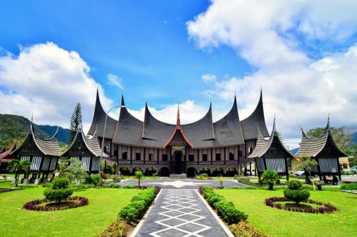 Rumah Gadang Gonjong Limo