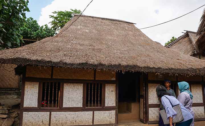 rumah adat Bale nusa tenggara barat