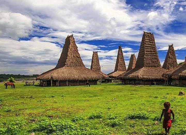 rumah adat NTT Sao Ata Mosa Lakitana