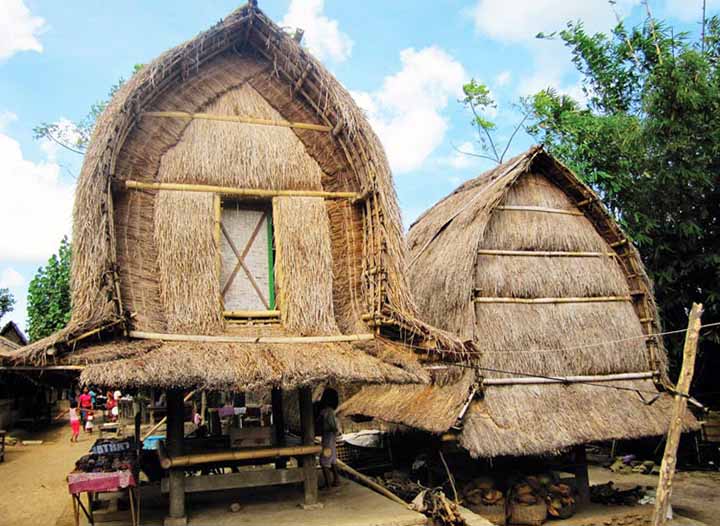 rumah adat bale lombok