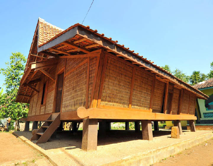 rumah adat jawa barat sunda