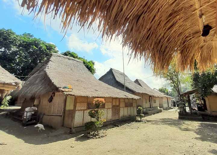 rumah adat sasak