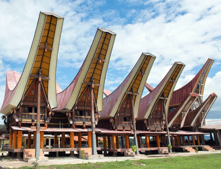 rumah adat sulawesi tongkonan