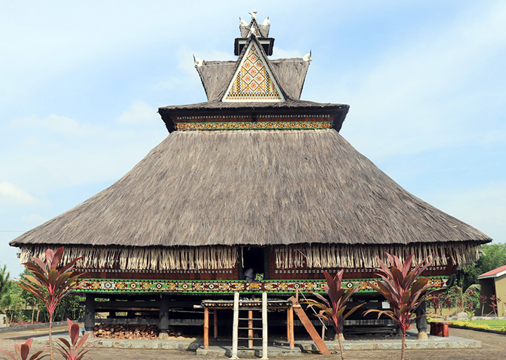 rumah adat sumatera utara adalah