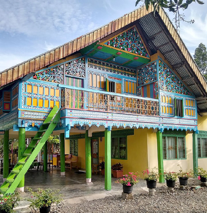 ciri khas rumah adat krong bade aceh