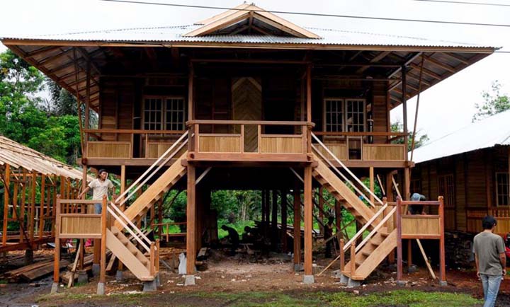 Rumah Adat Bolaang Mongondow sulawesi utara