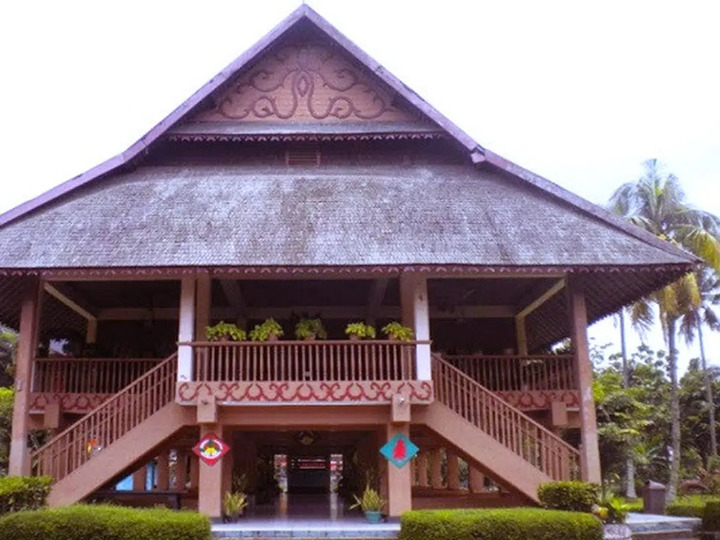 gambar Rumah Adat Bolaang Mongondow