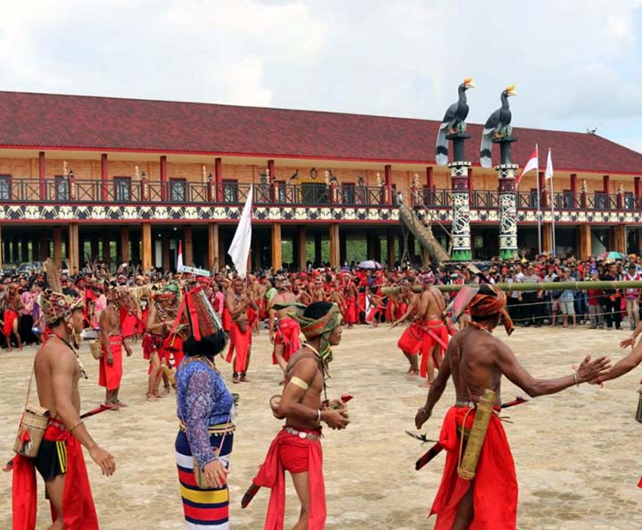 rumah adat Ramin Bantang Bengkayang