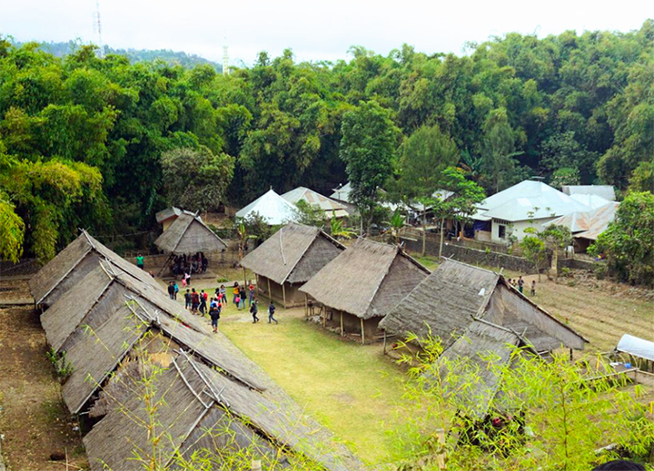 rumah adat bale bonder