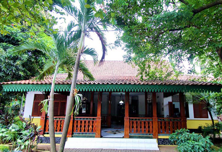 rumah adat betawi gudang