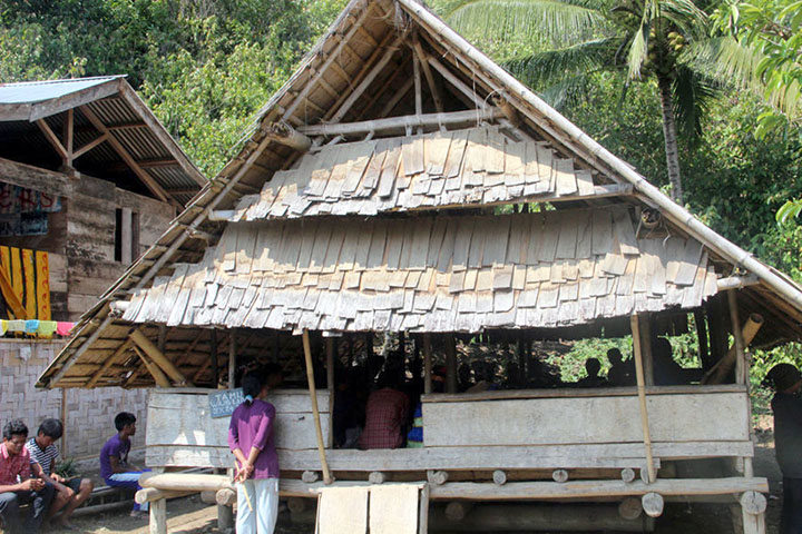 rumah adat lobo berasal dari