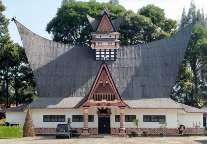 rumah adat pakpak dan penjelasannya