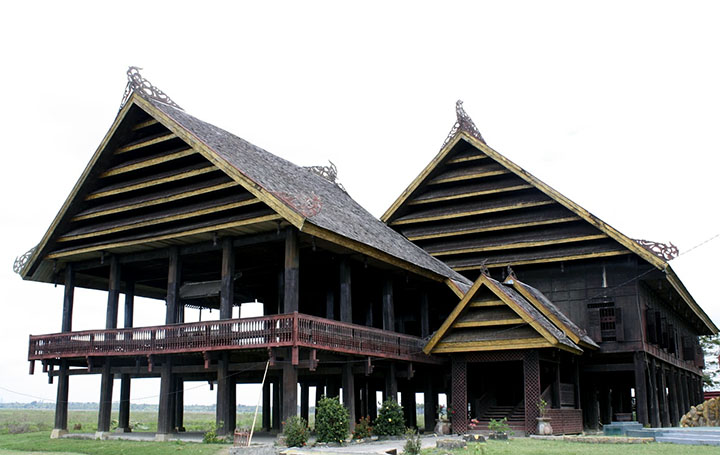 rumah adat sulawesi selatan