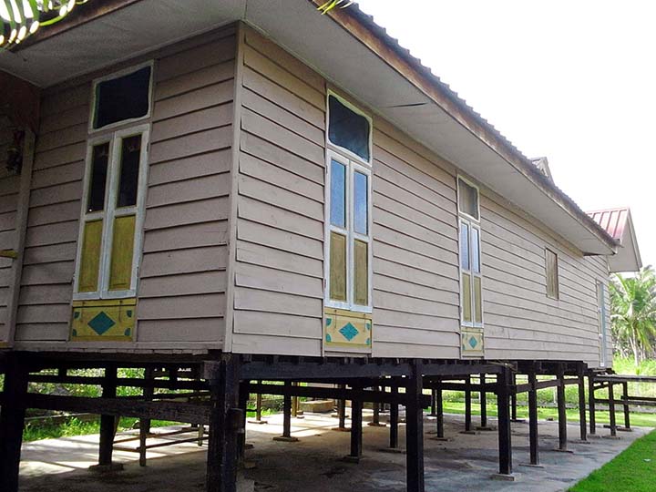 rumah melayu riau