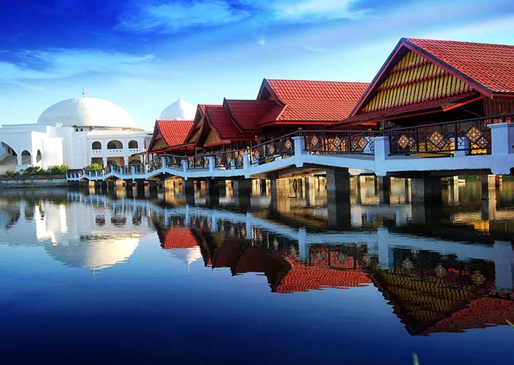 Rumah Adat suku Megkongga