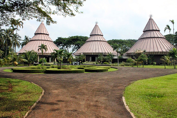 Rumah Kariwari terbuat dari