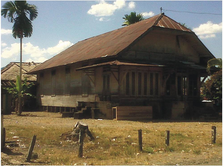 rumah adat banjar gajah menyusu