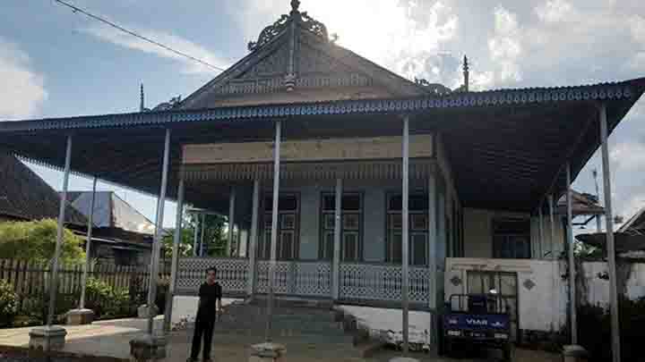 rumah adat banjar palimbangan