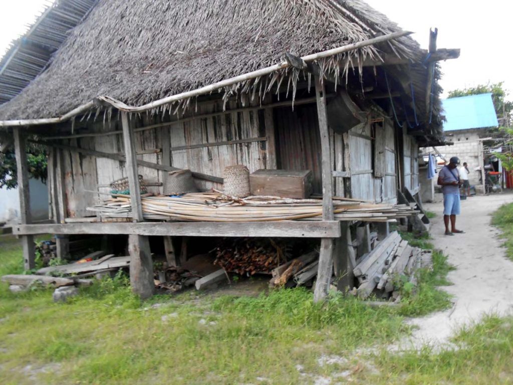 rumah adat im dari maluku