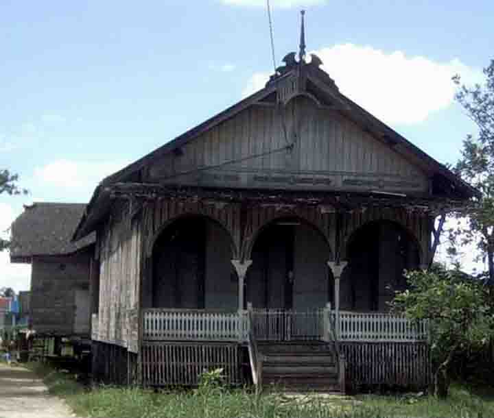 rumah adat kalimantan selatan palimbangan