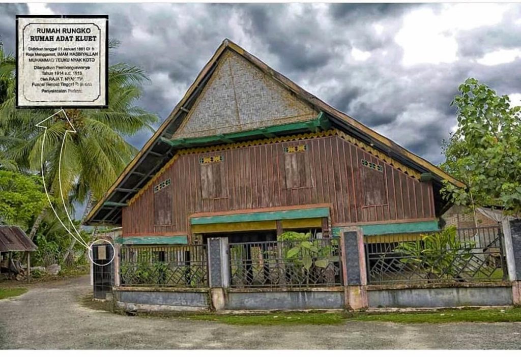 rumah adat suku kluet