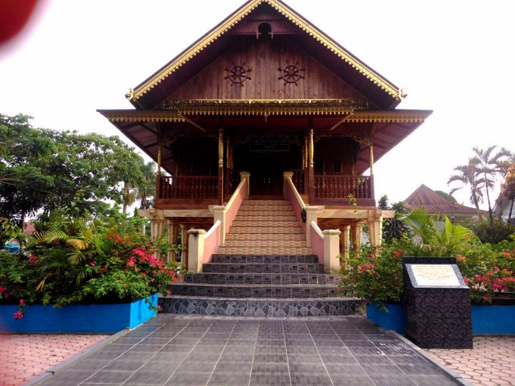 rumah adat suku rejang bengkulu