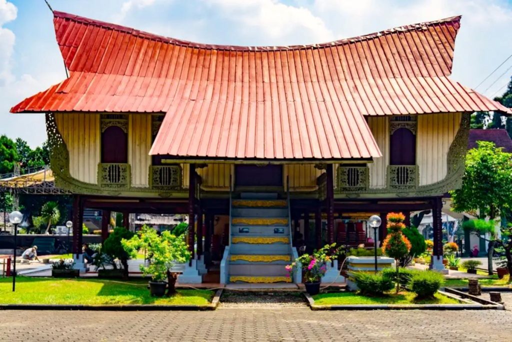 rumah melayu atap lontik riau