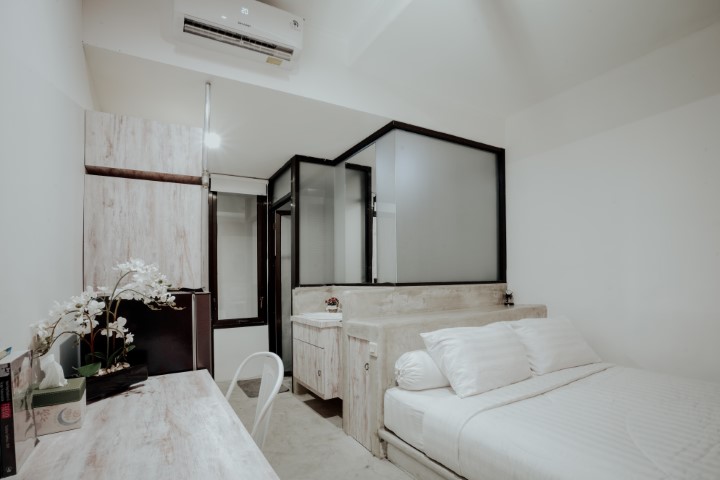 kamar D’Paragon Pogung F